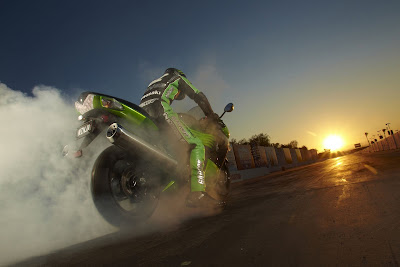 2011 Kawasaki Ninja ZX-14 Wallpaper