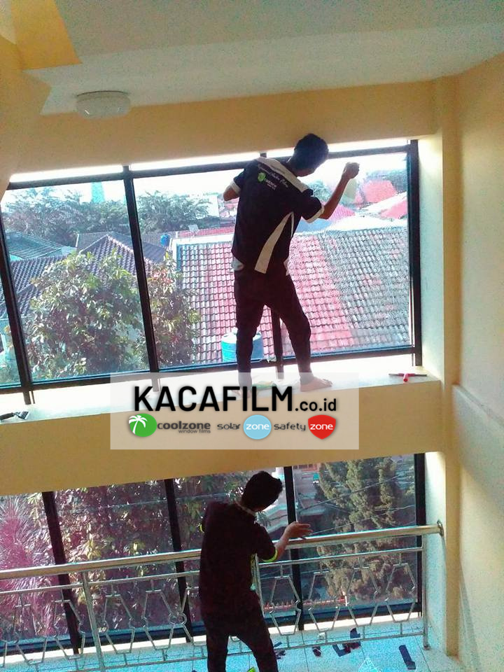 pemasangan kaca film ruko di Kebayoran Baru Jakarta Selatan harga murah