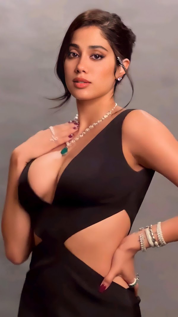 janhvi kapoor cleavage black outfit busty indian