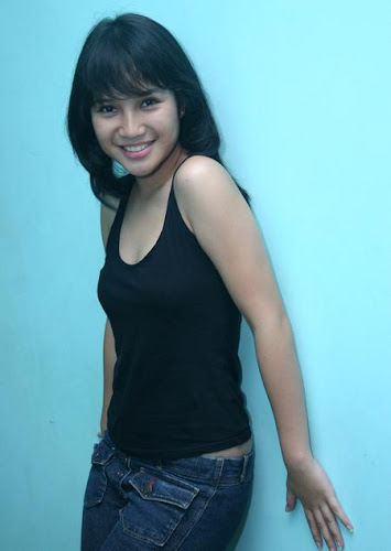 Foto Chacha Frederica with Tank Top