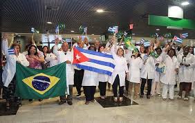 Médicos cubanos são hostilizados em aula inaugural em Fortaleza