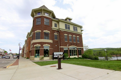 Eagle Island View condos in downtown Prairie du Sac, WI