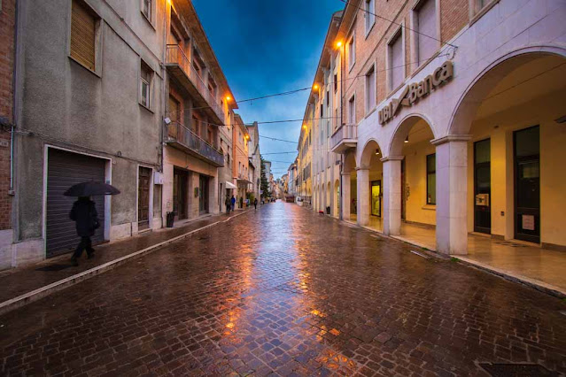 Corso Garibaldi-Logge dei ricchi e dei poveri-Fossombrone