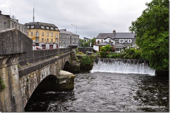 Galway. O'Brien's Bridge. Puente sobre el Rio Corib - DSC_0329