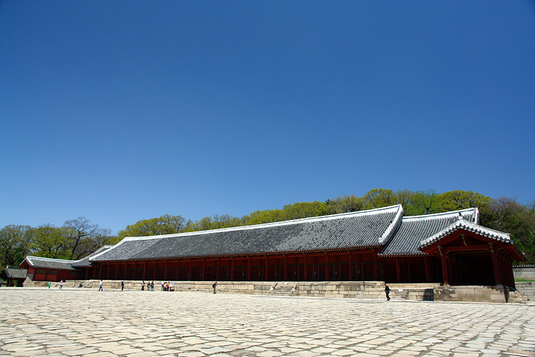 ศาลเจ้าชงมโย (Jongmyo Shrine: 종묘)