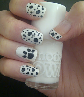 DalmatianBlack and white Nails