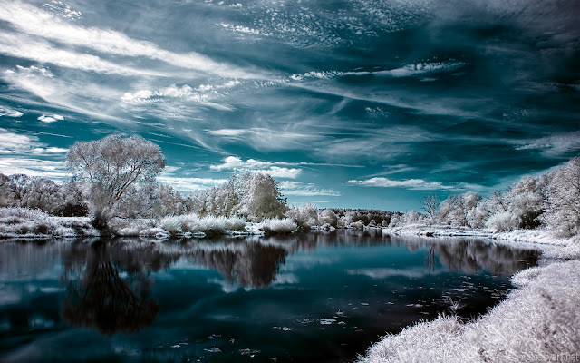 frozen lake wallpaper