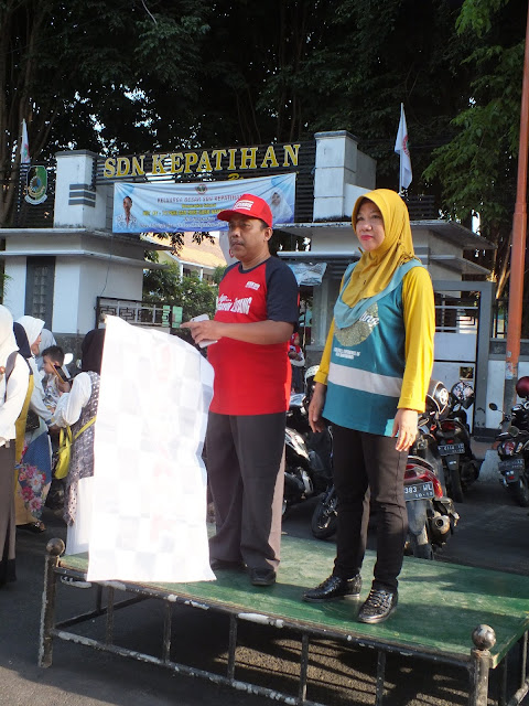 Jalan Sehat Dalam Rangka HUT Hari Guru Nasional SDN Kepatihan Banyuwangi