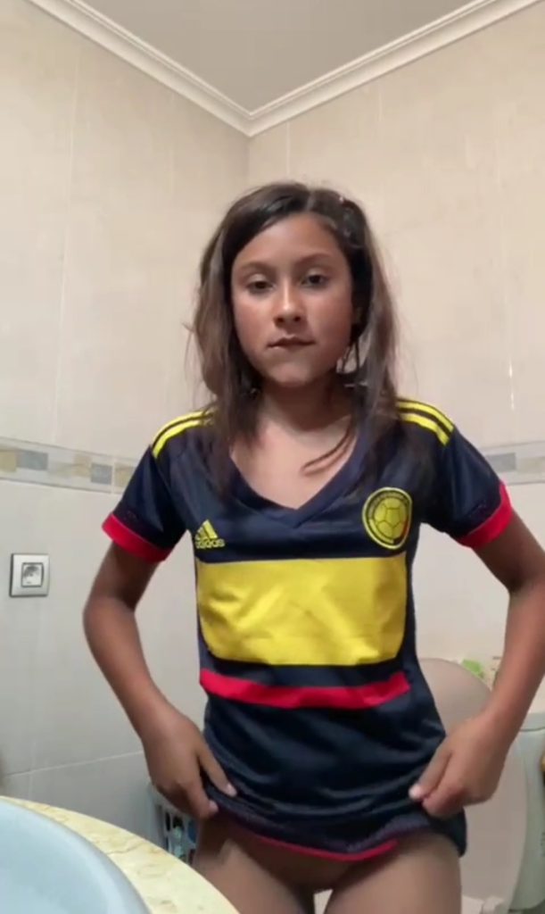 Video Legendario De Chiquita Adolescente De Colombia