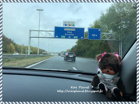 kiki monchhichi toyslife brussels bruxelles belgique manneken-pis gaufre wafle