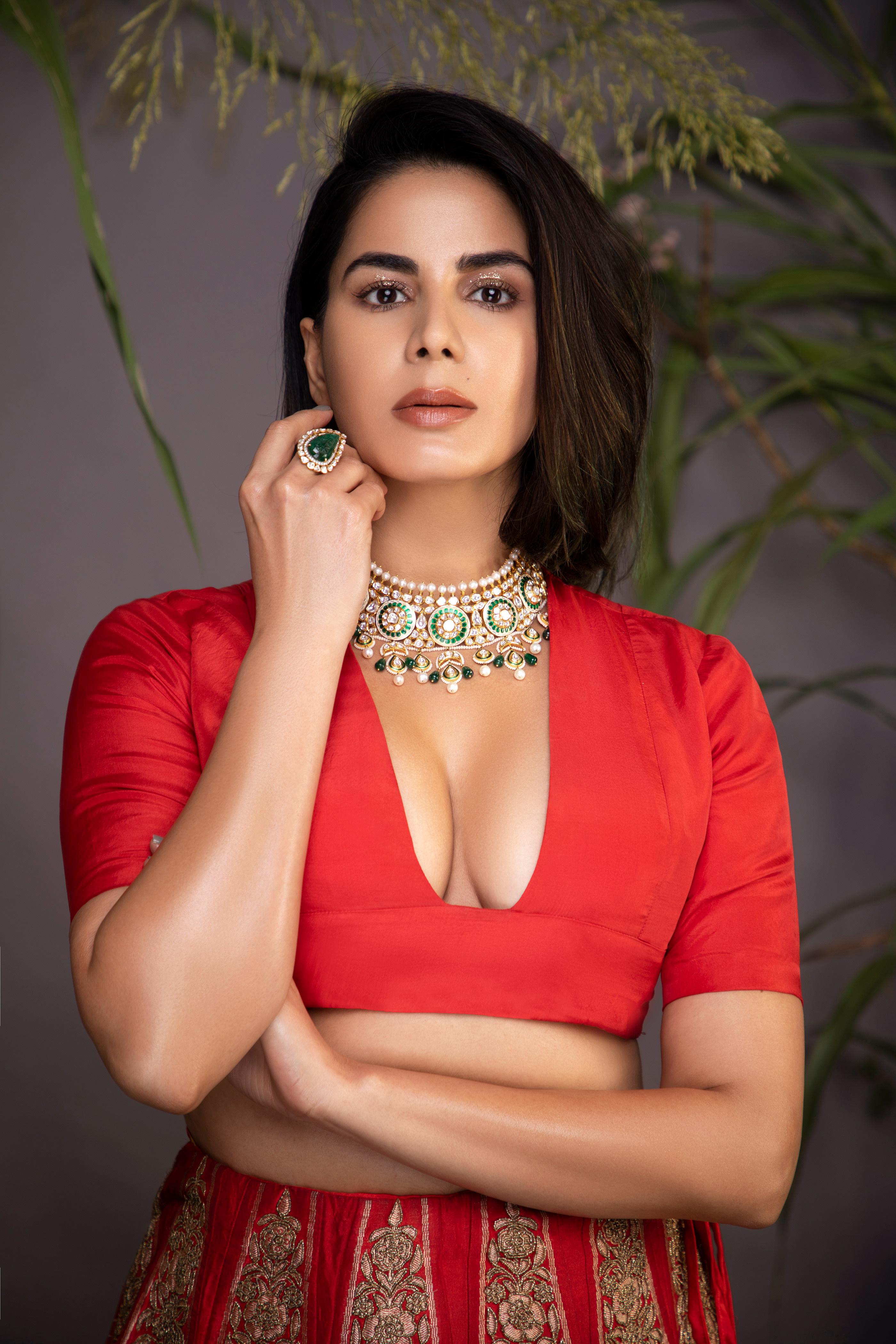 Kirti Kulhari UHD HD High Re-Solution Photo Shoot