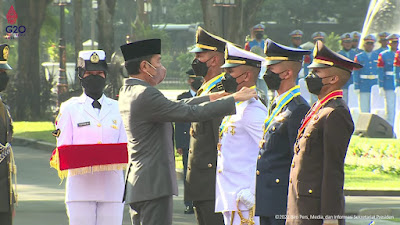 Pesan Jokowi Pada Perwira Baru TNI Polri: Jadilah Pemimpin Berkarakter dan Jaga Integritas