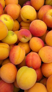 L'abricot parmi les remèdes naturels à base de plantes pour traiter l'acné