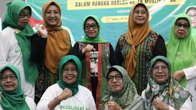  Muslimat NU Kesamben Raih Juara Harapan 2 dalam Senam Kreasi Muslimat NU Pertama Bertajuk 'Dari Jombang untuk Indonesia