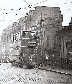 A 277 tram stops outside the Prince Prussia in 1915