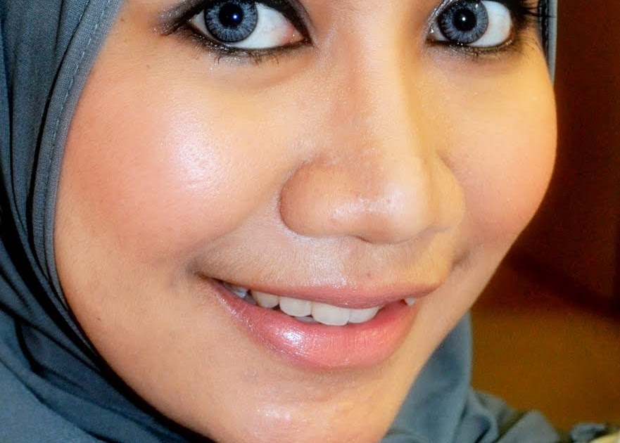 .: MAKE UP PRODUK REVIEW- FOUNDATION COLOUR STAY BY REVLON