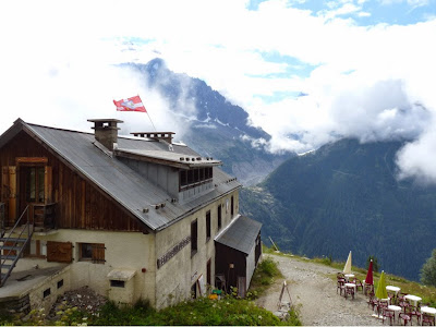 フレジェール小屋 Refuge de La Flégère (1837m)