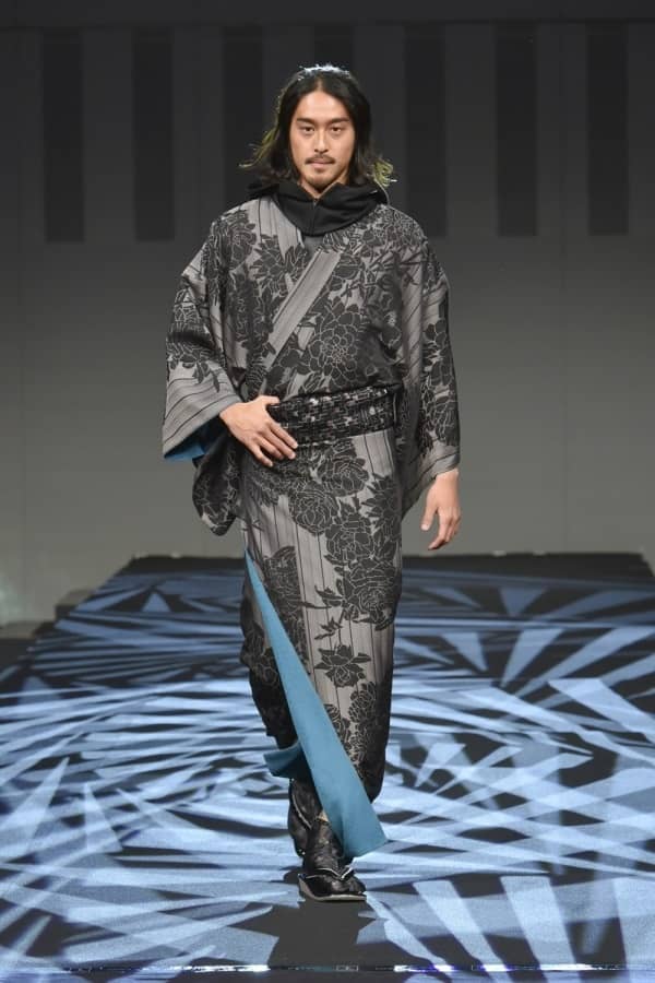 Modern Kimono designed by Jotaro Saito for Autumn/Winter Collection