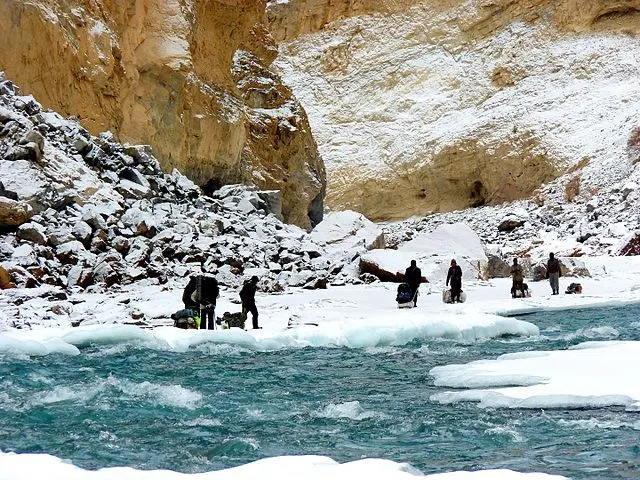 hadar trek - how to prepare to walk on a frozen river in subzero temperatures?