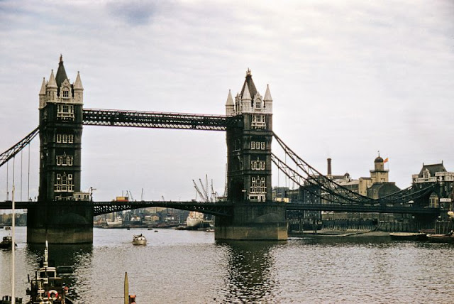 Some Color Snapshots of London From 1956 to 1958 _ OldUK