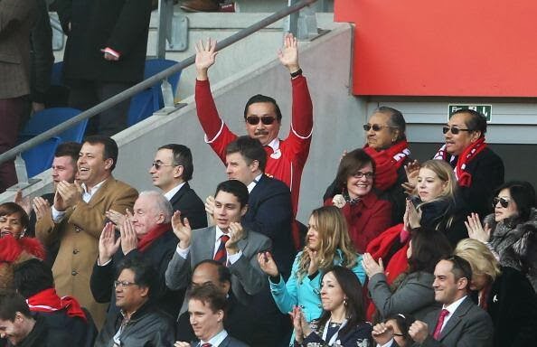 Gambar Tun Dr Mahathir Mohd Hadir dalam Perlawanan Cardiff menentang Fulham
