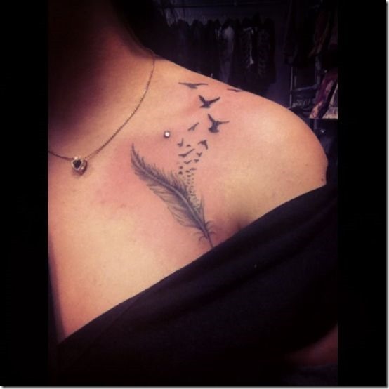 la_plume_et_le_vol_des_oiseaux_le_col_de_los_conceptions_de_tatouage