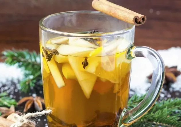 Pineapple and Cinnamon Tea for Losing Weight
