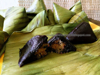 Kue bugis ketan yaitu salah satu resep aneka masakan ringan cantik berair kukus yang terbuat dari olahan tep Resep Kue Bugis Ketan Hitam Isi Unti Pas Manis Legitnya