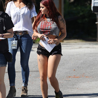 Ariel Winter on the set of Dog Years in Knoxville Tenn on June 7002.jpg