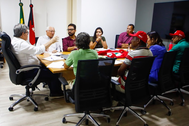 João Azevêdo recebe representantes do MST e discute pleitos do Movimento