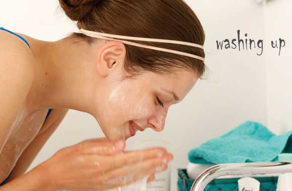 Mencuci Muka untuk Mencegah Jerawat