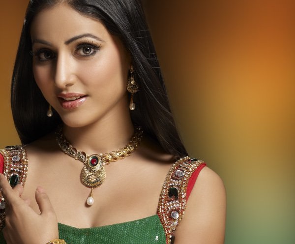 Hina Khan HD Wallpapers Free Download