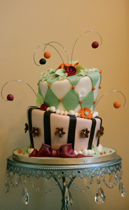 alice in wonderland white wedding cake