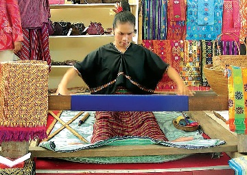 Berburu Oleh Oleh Kerajinan  khas Lombok 