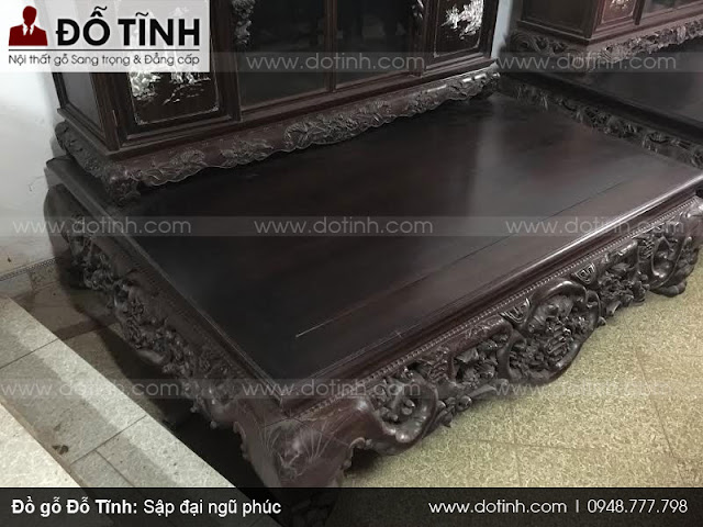 Sập đại ngũ phúc tại cửa hàng Đỗ Tĩnh