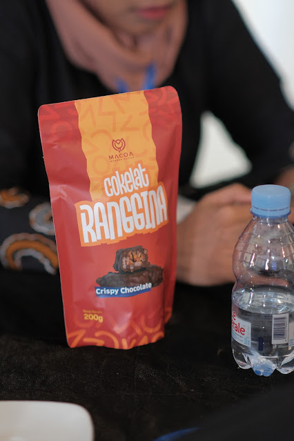 Cokelat Ranggina dari Macoa menjadi salah satu contoh sukses inovasi produk oleh-oleh khas Sulawesi Barat.