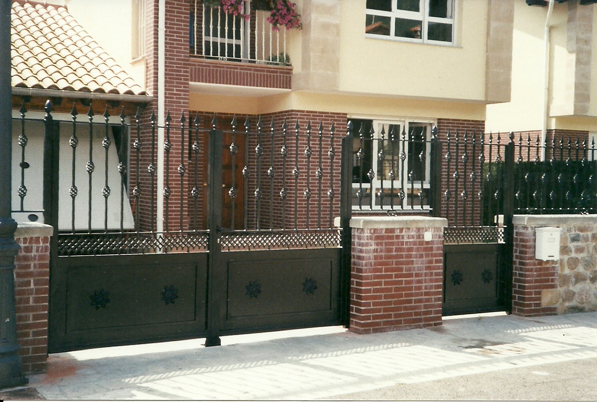 Puertas jardin hierro