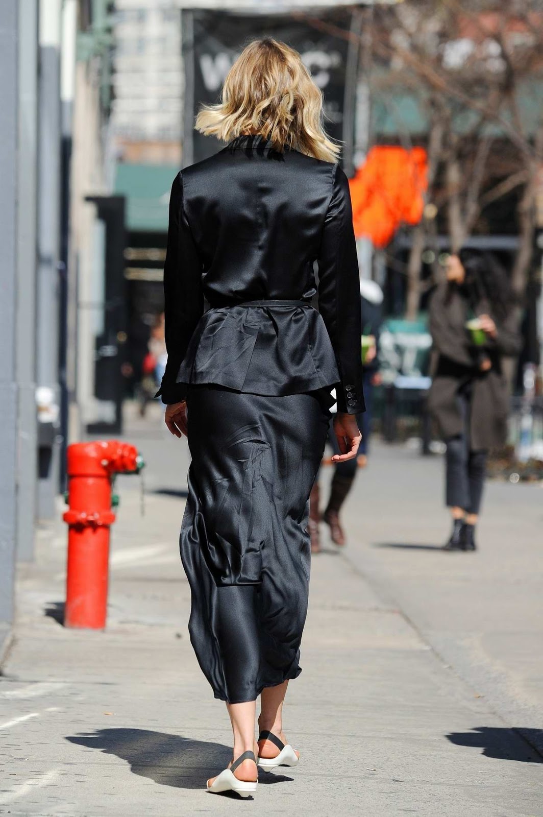 Karlie Kloss – Street Fashion in New York City