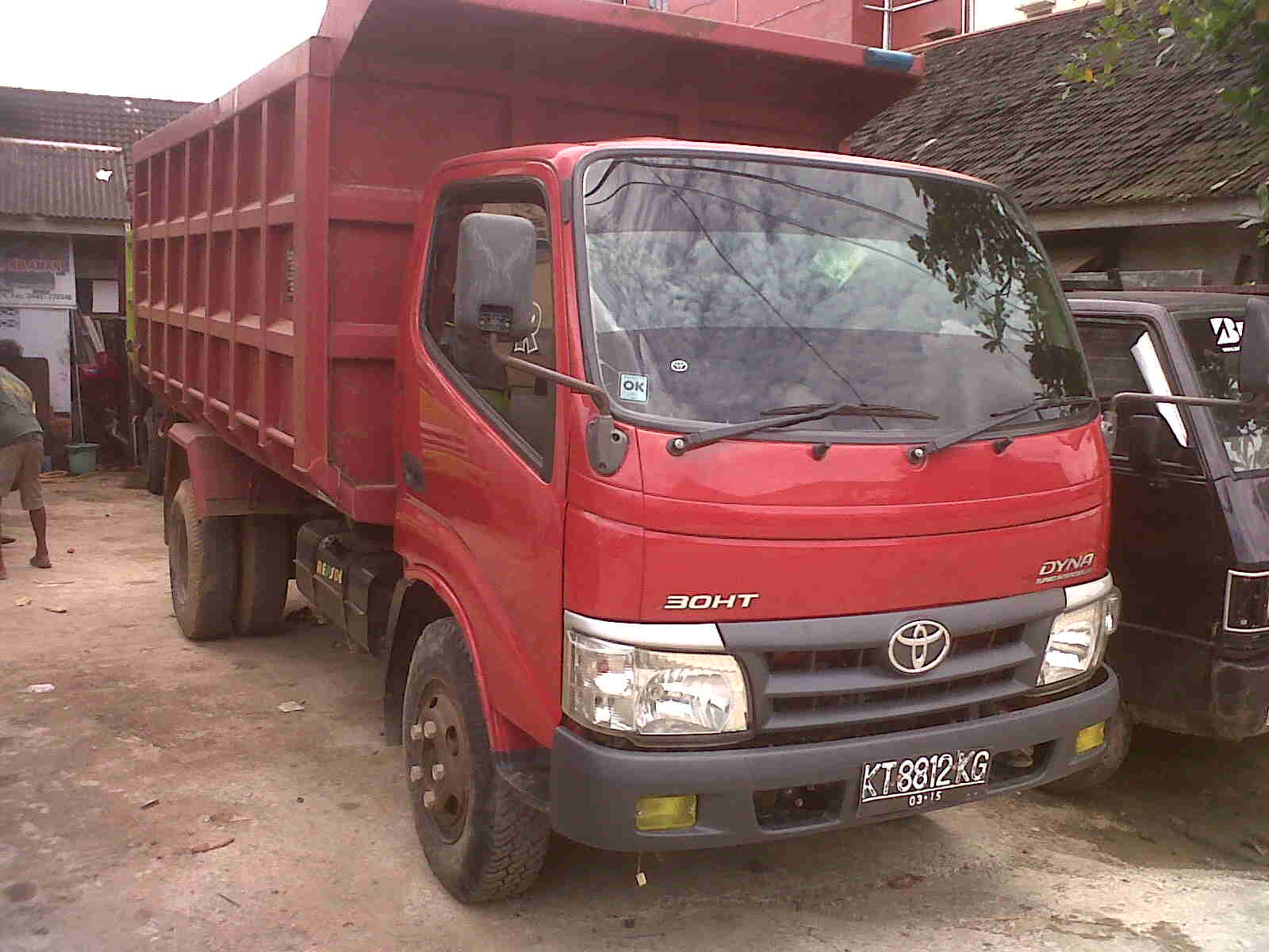 IKLAN BISNIS SAMARINDA Dijual Dump Truck Toyota Dyna 2010 Bak Jumbo