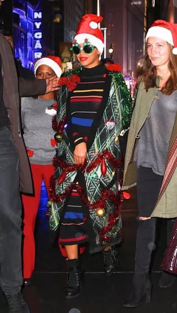 Beyonce Looking Sweet In Christmas Outfit (PHOTOS)