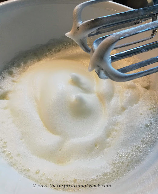 Soft peaks in egg whites