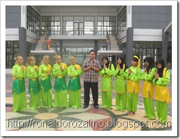 1.TARI JAMBAR-Pagelaran Karya Seni Tari III (PAKASERI III) Kelas XI IPA SMAN Pintar  2011 Berjalan Sukses dan Luar Biasa