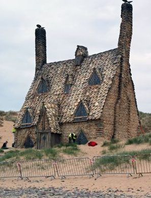 Mais fotos dos sets do Chalé das Conchas de 'Harry Potter e as Relíquias da Morte'