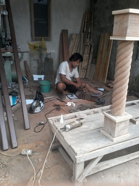 spesialis pembuatan Handrail kayu lurus, Handrail tangga kayu melintir, Handrail Lengkung serta Railing tangga besi dan kayu