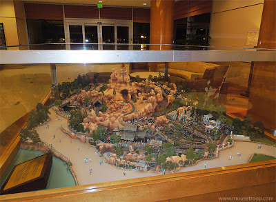 Big Thunder Mountain Railroad Scale Model Disneyland Hotel