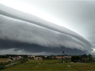 Awan tsunami di Aceh