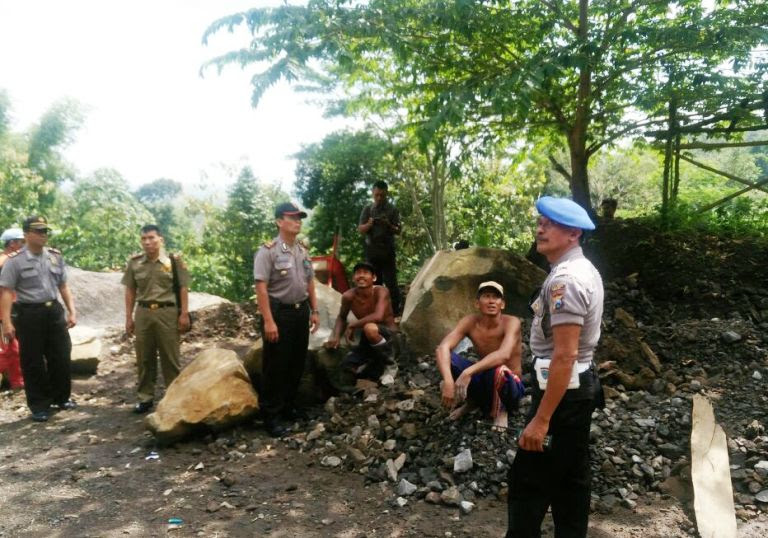 pekerja tambang tradisional di Ngawi tewas tertimpa batu