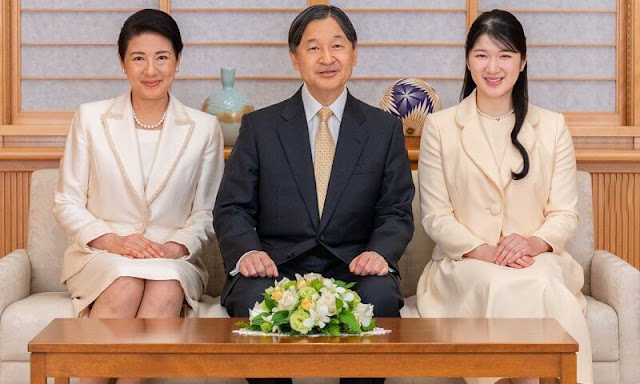 Emperor Naruhito, Empress Masako, Princess Aiko, Emeritus Akihito and Emerita Michiko, Crown Princess Kiko and Princess Kako