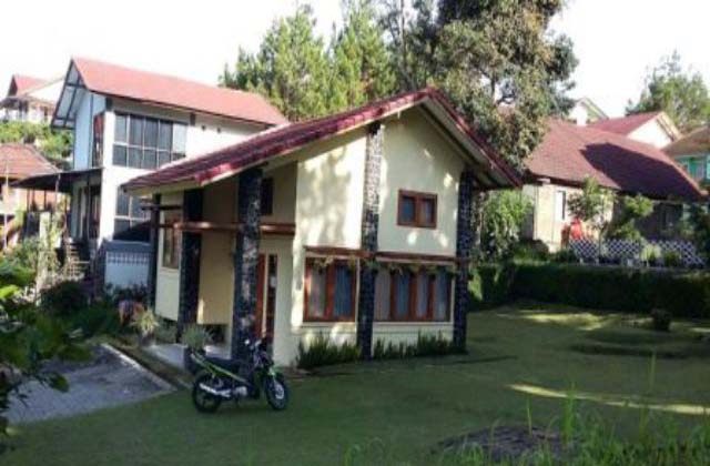 Villa Keluarga Dengan Halaman Di Lembang