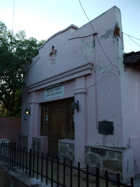 Biblioteca Popular Juan de Dios Escobar, ubicada en la calle Belgrano de San Francisco, a metros de la Plaza Pringles